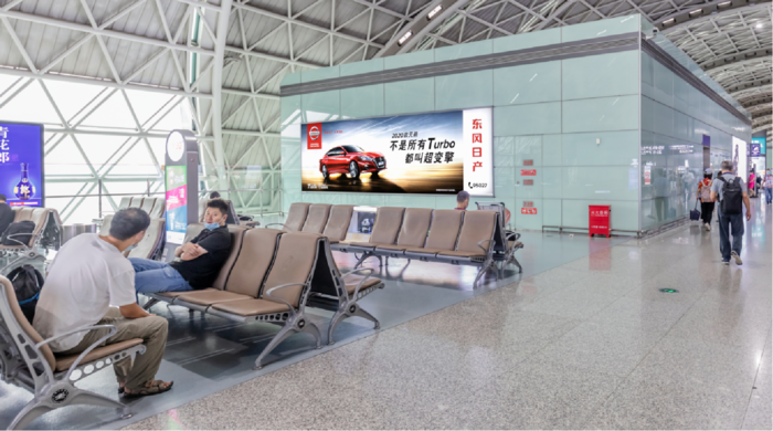 成都双流天府国际机场高铁登机牌灯箱数码LED电子广告公司